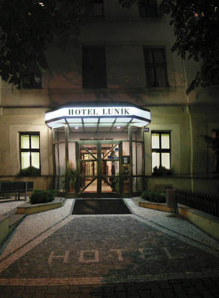 Hotel Lunik 4