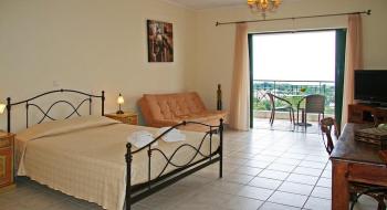 Hotel Sarantos Pool Suites 4