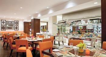 Hotel Movenpick Grand Al Bustan Dubai 3