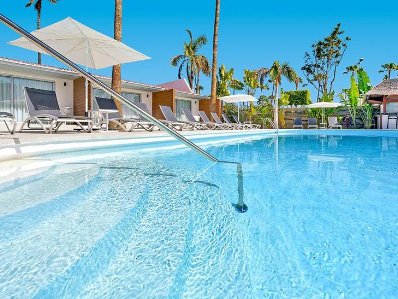 Hotel Sanom Beach Resort 1