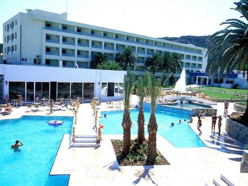 Hotel Avra Beach Resort En Bungalows