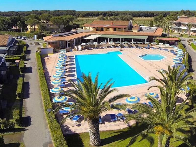 Vakantiepark Villaggio Turistico La Cecinella 1