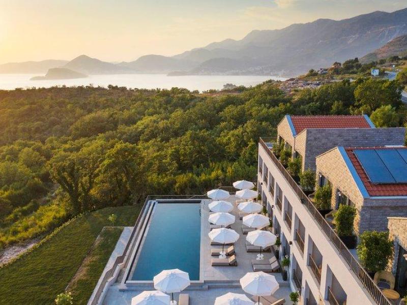 Resort Vivid Blue Serenity