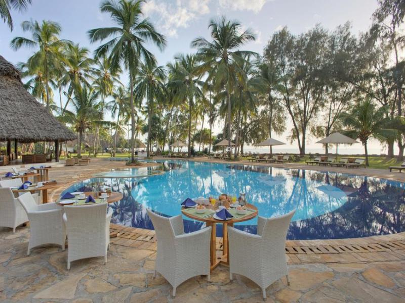 Hotel Bluebay Beach Resort 1