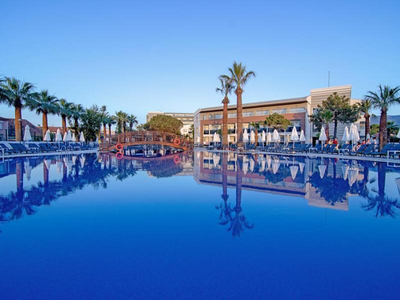 Hotel Palm Wings Beach Resort En Spa 1
