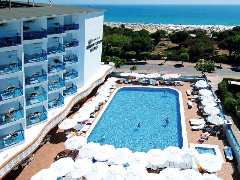 Hotel Grand Zaman Beach