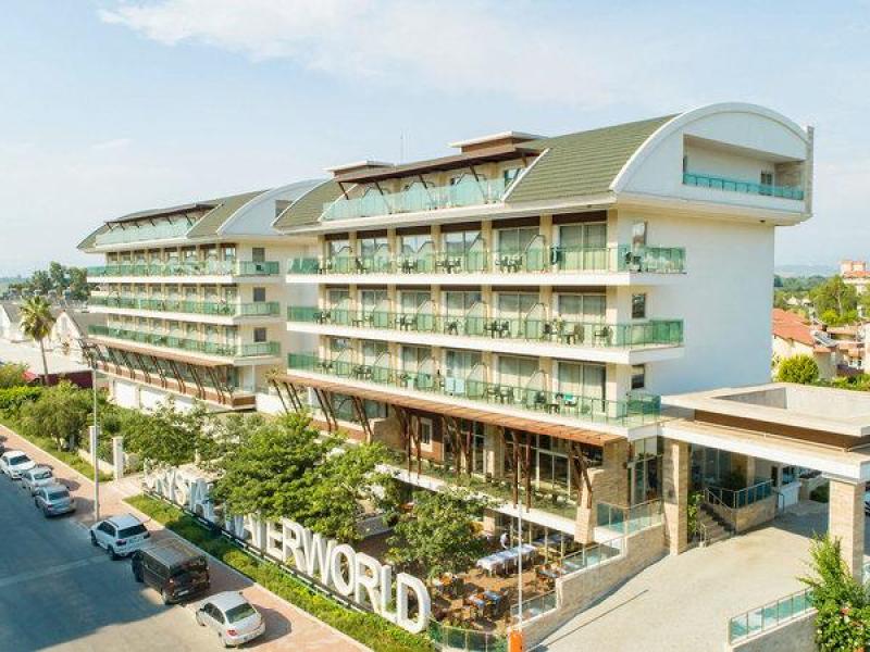 Hotel Crystal Waterworld Resort En Spa 1